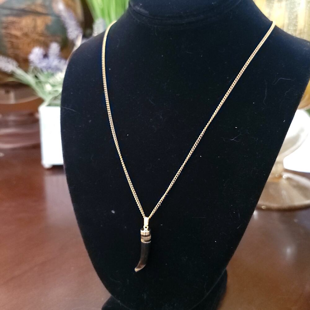 Vintage Tiger’s Eye Horn Pendant Necklace on Gold Tone Chain Boho Retro Jewelry